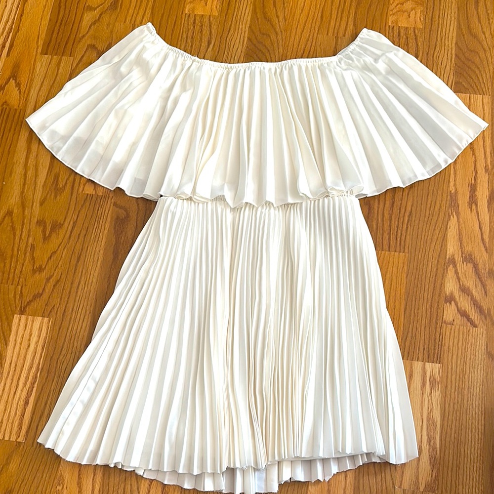 Off the shoulders dress